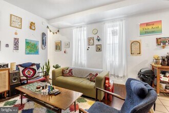 2010 E York St in Philadelphia, PA - Building Photo - Building Photo