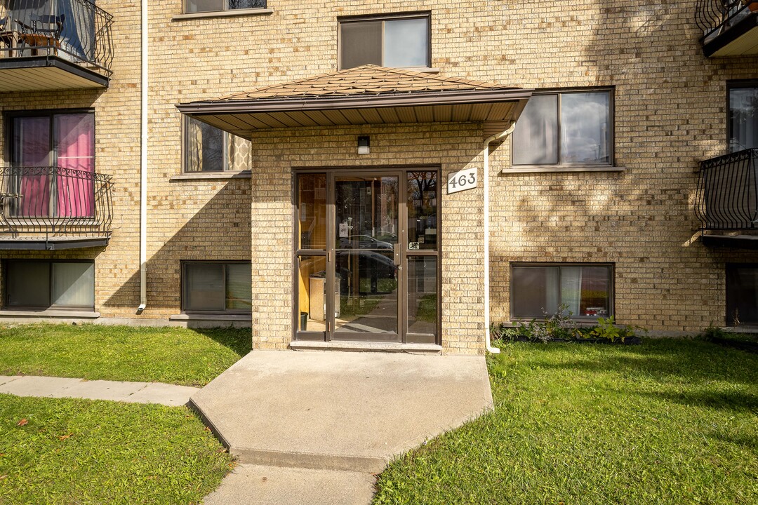 463 Laval Boul in Laval, QC - Building Photo