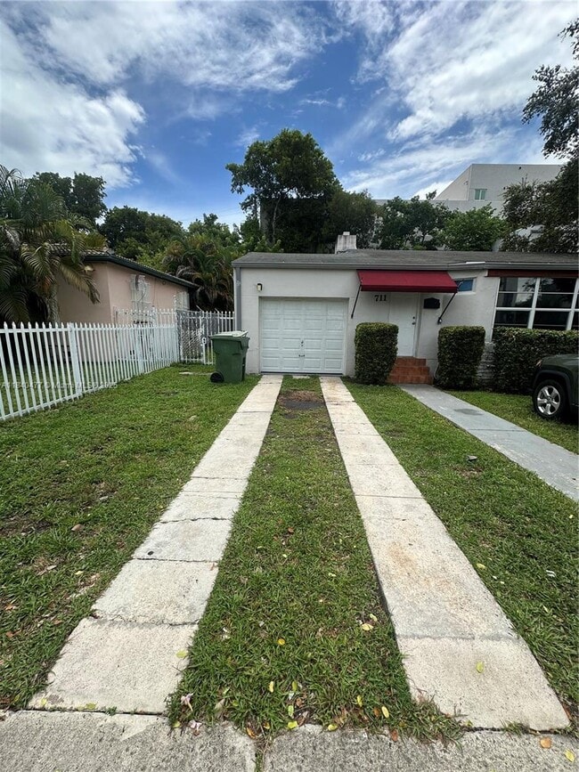 property at 711 SW 39th Ave
