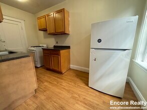 425 Park Dr in Boston, MA - Foto de edificio - Building Photo