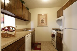 Inverness Apartments in Westville, NJ - Foto de edificio - Interior Photo