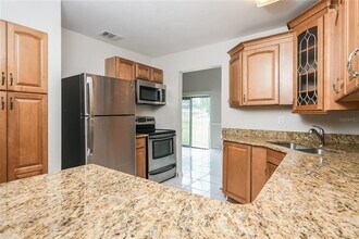 820 E Flag Ln in Kissimmee, FL - Building Photo - Building Photo