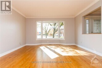 13 Sai Crescent in Ottawa, ON - Building Photo - Building Photo
