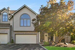 714 Holly Ct in Norwood, NJ - Building Photo