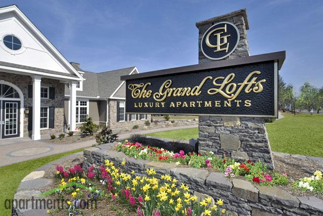 The Grand Lofts in Vernon Rockville, CT - Foto de edificio