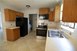 5458 Martin St in Naples, FL - Building Photo - Building Photo