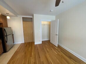 4552 N Clark St in Chicago, IL - Building Photo - Building Photo