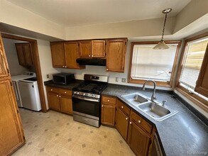 577 Lexington Dr in Rochester Hills, MI - Building Photo - Building Photo