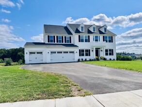 2 Winifred Dr in Hanover, PA - Foto de edificio - Building Photo