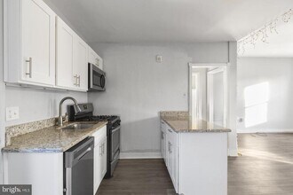 1735 W Oxford St in Philadelphia, PA - Building Photo - Building Photo