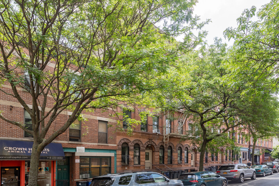 757 Franklin Ave in Brooklyn, NY - Building Photo