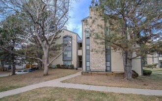16103 E Alaska Pl in Aurora, CO - Building Photo