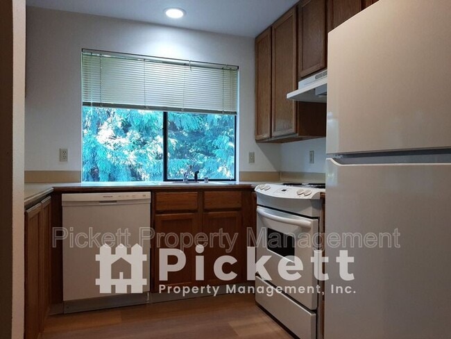 770 NW Apple Blossom Loop in Bremerton, WA - Building Photo - Building Photo