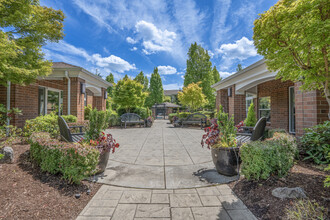 Arya at Hedges Creek in Tualatin, OR - Foto de edificio - Building Photo