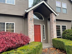 8274 SW 67th Pl in Portland, OR - Building Photo - Building Photo