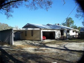33753 Camerton Rd in Zephyrhills, FL - Building Photo