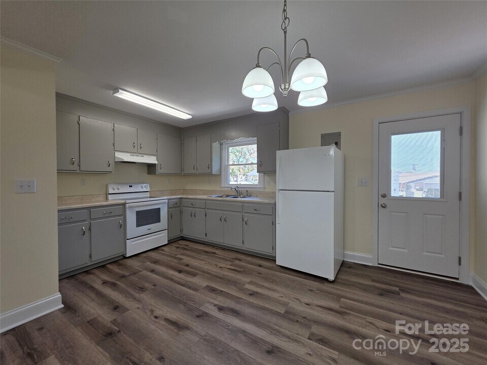 705 China Grove Hwy in Rockwell, NC - Building Photo