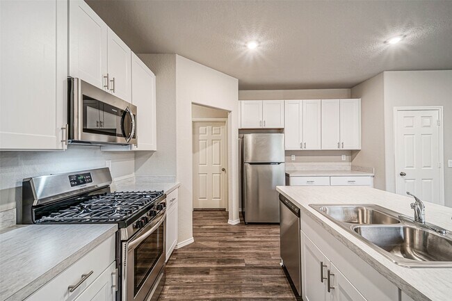 1903 Brushy Cedar Ct in Conroe, TX - Foto de edificio - Building Photo