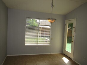 1007 Mohican St in Round Rock, TX - Building Photo - Building Photo