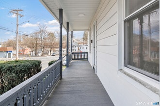 10-12-12 Perry Hill Rd in Shelton, CT - Building Photo - Building Photo