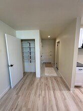 1120 McClellan Ave, Unit Apt 3 in Monterey, CA - Foto de edificio - Building Photo