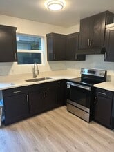 1351 1/4 East 41st Place in Los Angeles, CA - Building Photo - Building Photo
