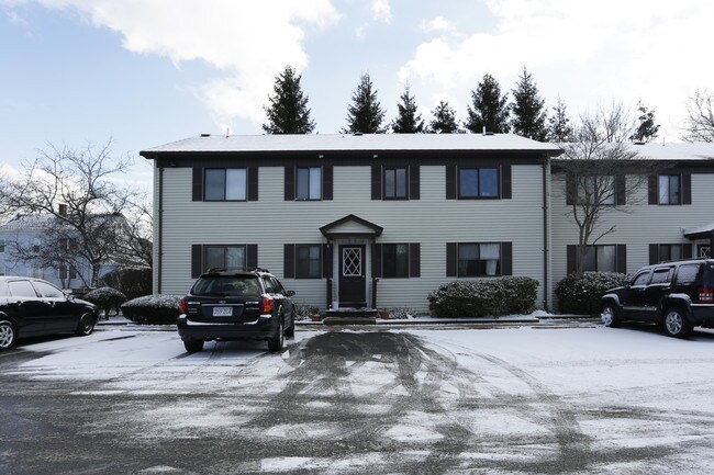 16 Cleveland Pl in Gloucester, MA - Foto de edificio - Building Photo