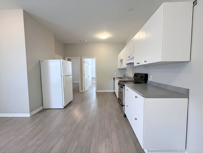 105 Cheever St in Hamilton, ON - Building Photo - Building Photo