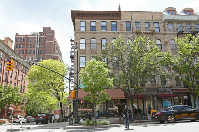 975 Columbus Ave in New York, NY - Foto de edificio - Building Photo