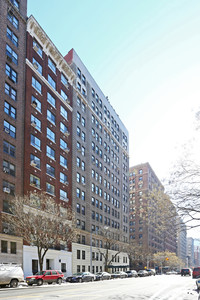 320 West End Ave in New York, NY - Building Photo - Building Photo