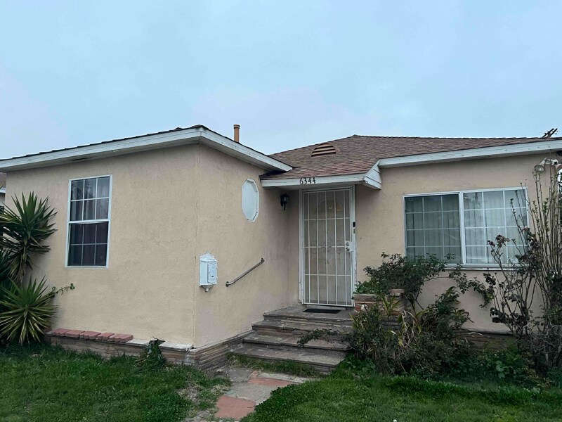 6344 Hood Ave in Huntington Park, CA - Building Photo