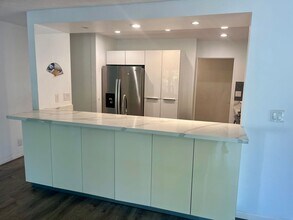 1015 Maunanani St in Honolulu, HI - Building Photo - Building Photo