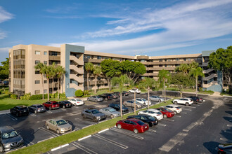 Colony Point Condominiums in Pembroke Pines, FL - Building Photo - Primary Photo