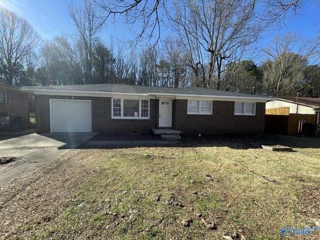 4708 Lumary Dr NW in Huntsville, AL - Building Photo - Building Photo