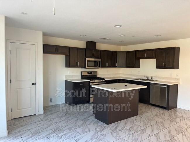 13775 Nahum Dr in Desert Hot Springs, CA - Building Photo - Building Photo