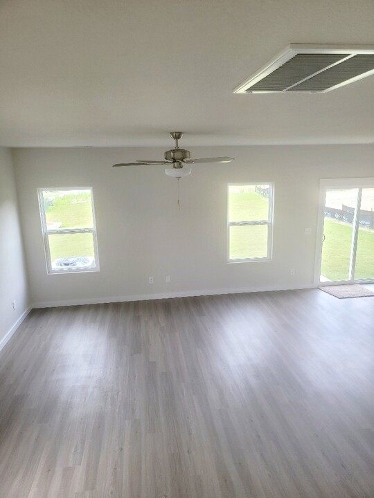 1031 Peaceful Fawn Dr in Elgin, SC - Building Photo