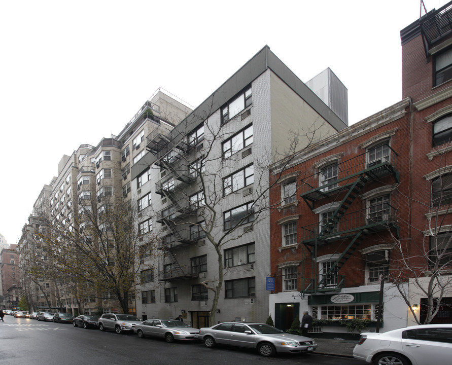 191 E 76th St in New York, NY - Building Photo