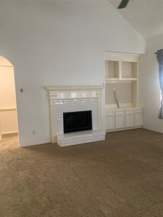 9315 Bearden Creek Ln in Humble, TX - Building Photo