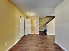 430 Rockbridge Dr in Kernersville, NC - Foto de edificio - Building Photo