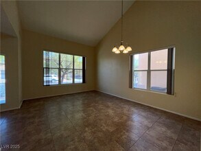 7249 Madarang Ave in Las Vegas, NV - Building Photo - Building Photo