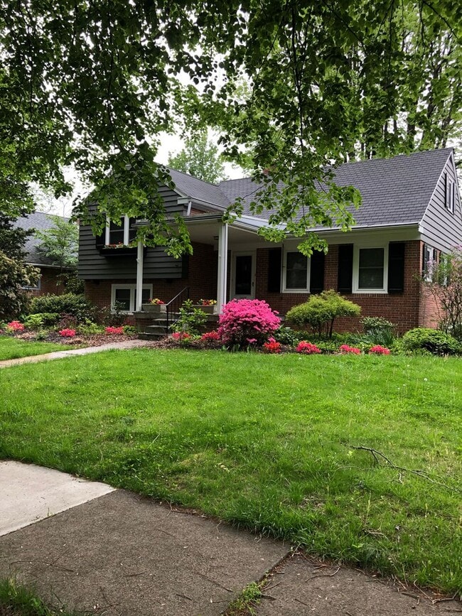 1409 Dauphin Ave in Wyomissing, PA - Building Photo - Building Photo