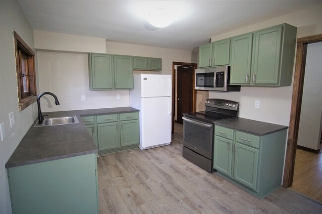 15234 Upper 61st St N, Unit #2 in Stillwater, MN - Foto de edificio - Building Photo