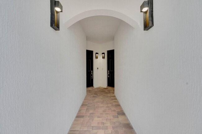 3871 NE 22nd Way in Lighthouse Point, FL - Building Photo - Building Photo