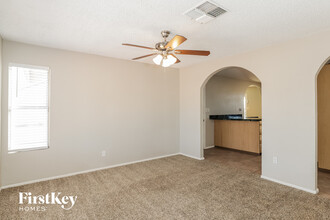 20238 N 14th Ave in Phoenix, AZ - Foto de edificio - Building Photo