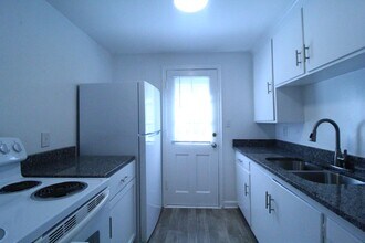 308 E 27th Ave in North Kansas City, MO - Building Photo - Building Photo