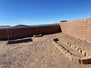 16 Tome Vista Dr in Los Lunas, NM - Building Photo - Building Photo