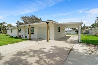 18659 Sarasota Rd in Ft. Myers, FL - Building Photo - Building Photo