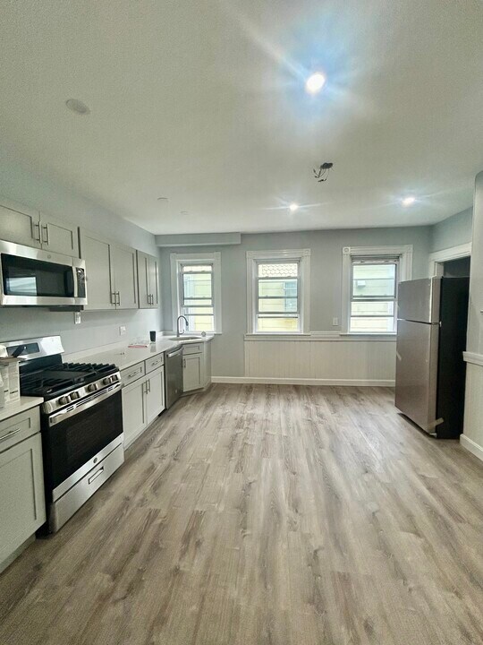 86 Avon St in Somerville, MA - Building Photo