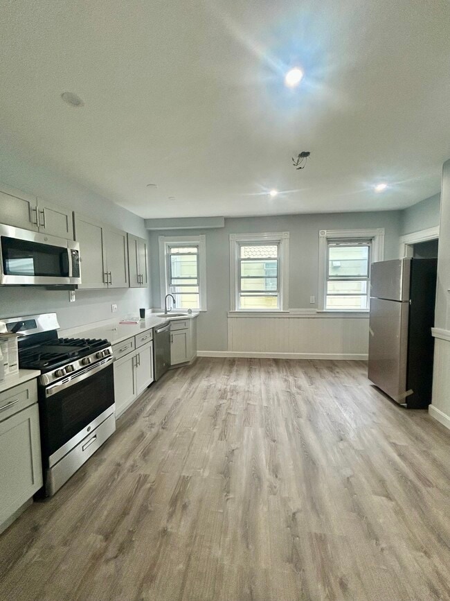 86 Avon St