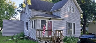 174 4th Ave in Thompson, IA - Building Photo